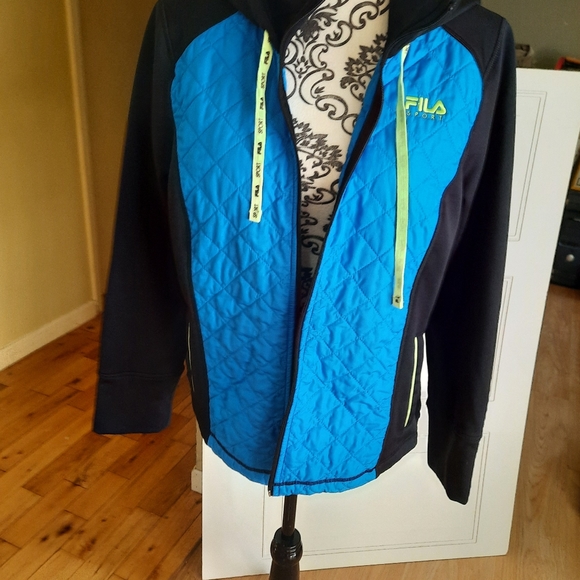 SALE Fila fleece hoodie/jacket - Picture 5 of 8